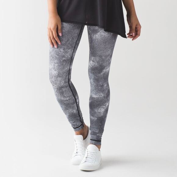 lululemon athletica Pants - LULULEMON Wunder Under Pant Leggings Diffusion White Black 6